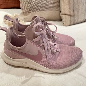 Women’s  purple Nike tr8 free size 7